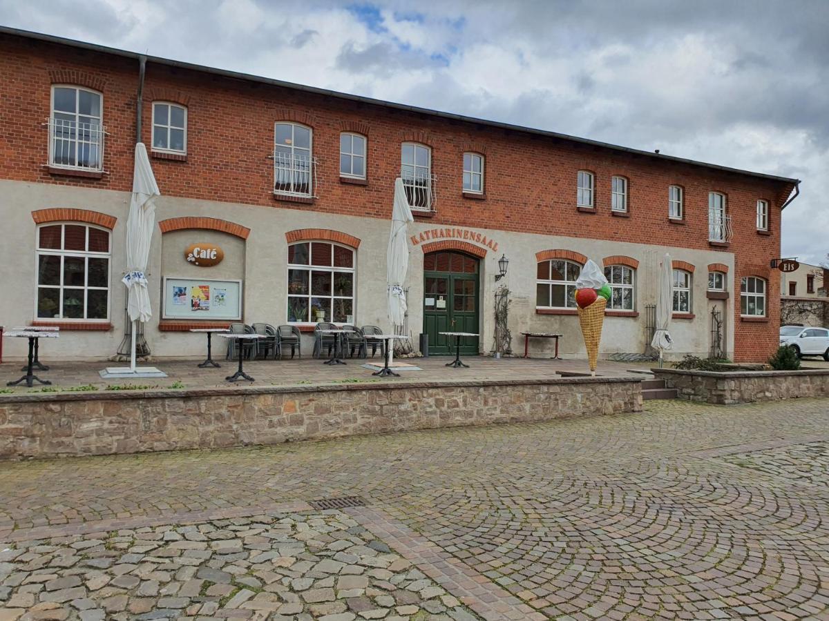 Grosses Offenes Loft Oder Kleine Gemuetliche Wohnung Mit Balkon Wolmirstedt Zewnętrze zdjęcie