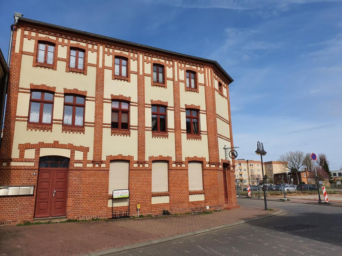 Grosses Offenes Loft Oder Kleine Gemuetliche Wohnung Mit Balkon Wolmirstedt Zewnętrze zdjęcie