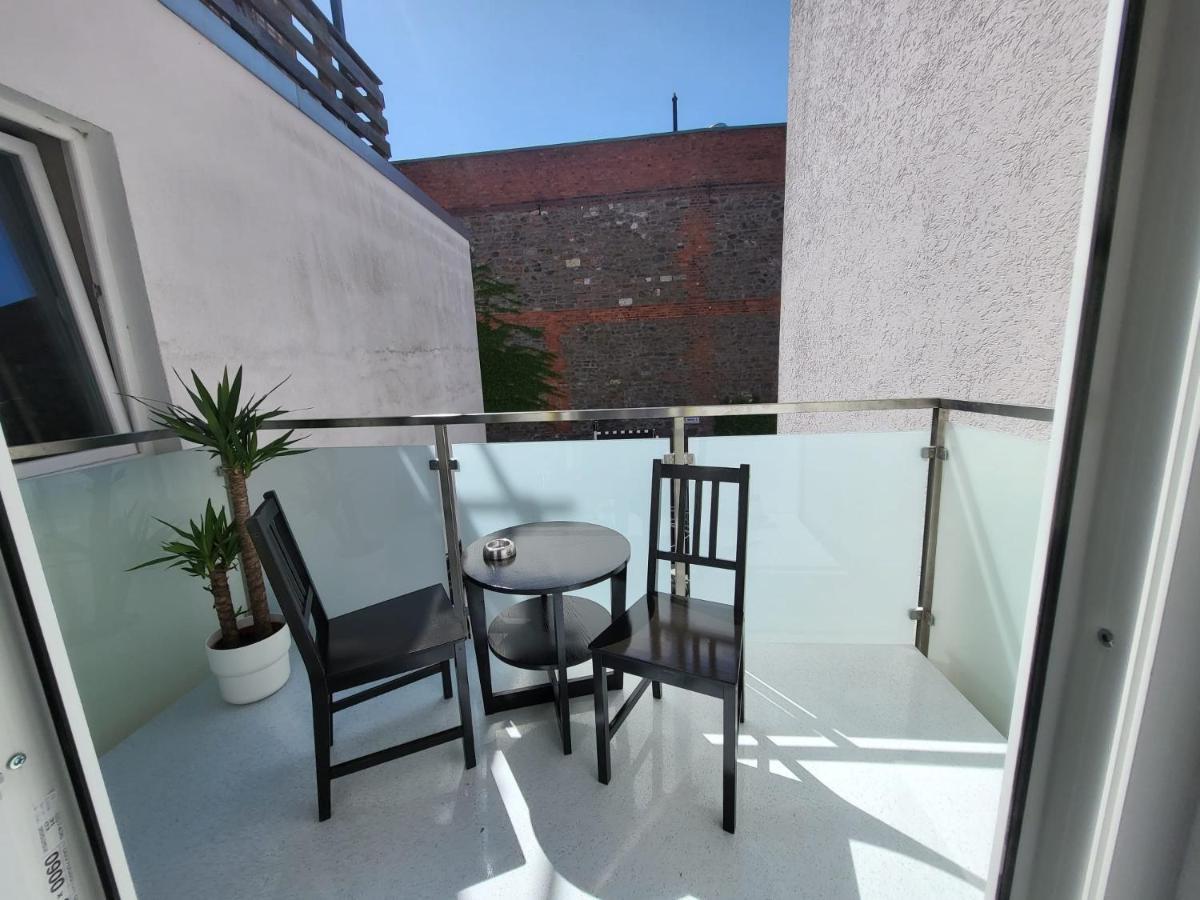 Grosses Offenes Loft Oder Kleine Gemuetliche Wohnung Mit Balkon Wolmirstedt Zewnętrze zdjęcie