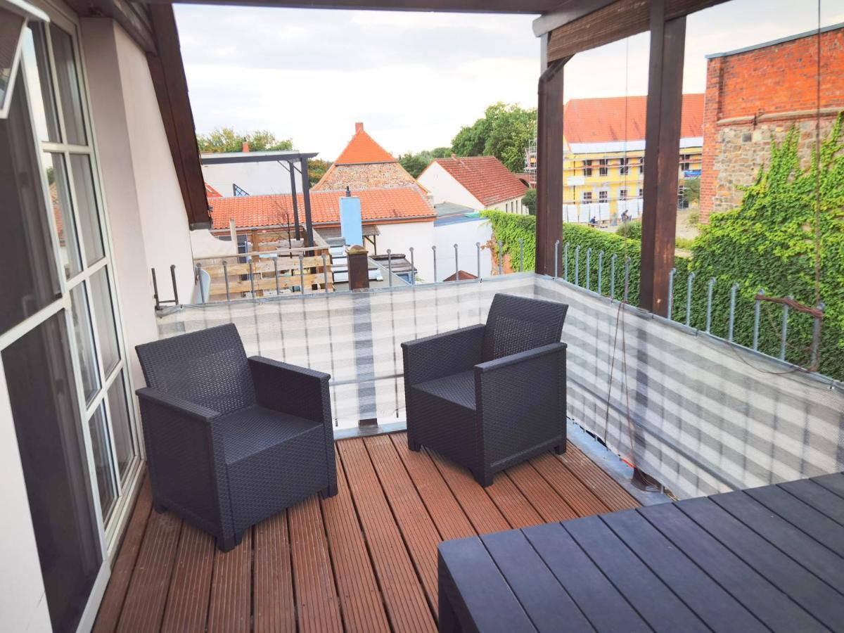 Grosses Offenes Loft Oder Kleine Gemuetliche Wohnung Mit Balkon Wolmirstedt Zewnętrze zdjęcie