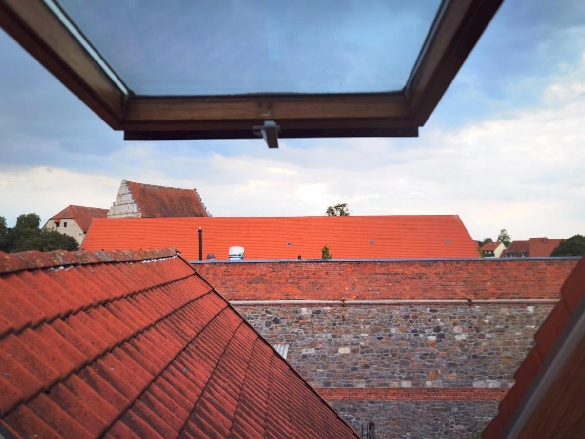 Grosses Offenes Loft Oder Kleine Gemuetliche Wohnung Mit Balkon Wolmirstedt Zewnętrze zdjęcie