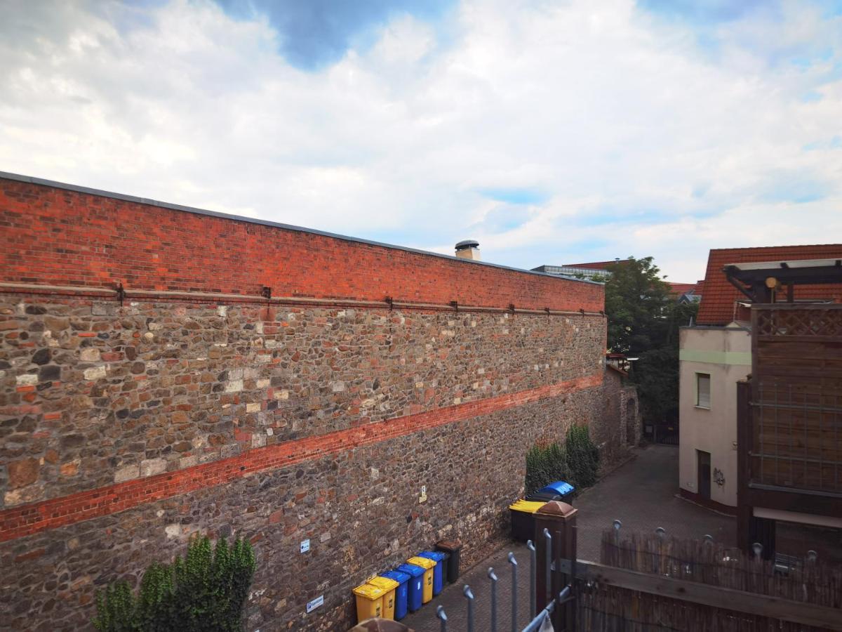 Grosses Offenes Loft Oder Kleine Gemuetliche Wohnung Mit Balkon Wolmirstedt Zewnętrze zdjęcie