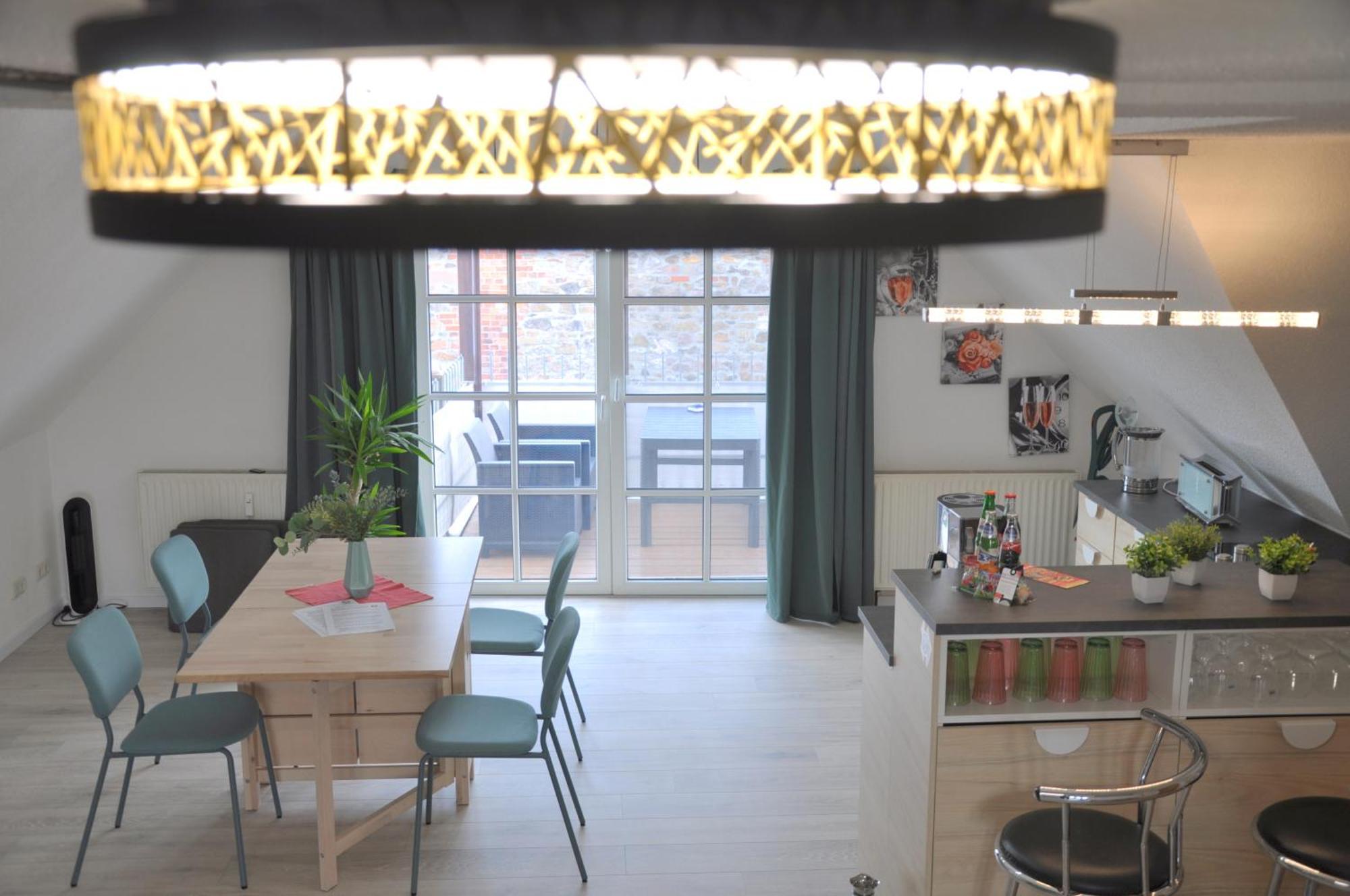 Grosses Offenes Loft Oder Kleine Gemuetliche Wohnung Mit Balkon Wolmirstedt Zewnętrze zdjęcie